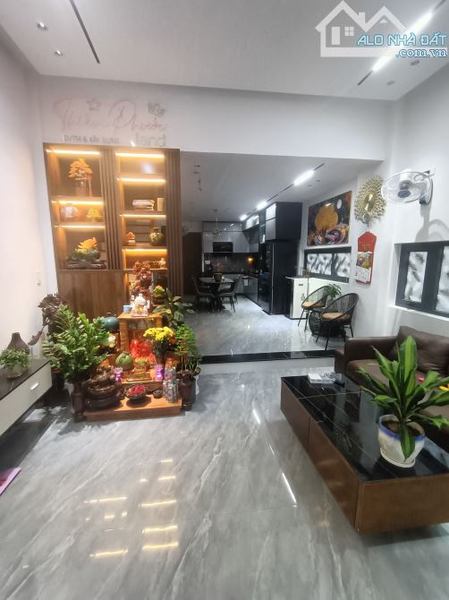 Bán Nhà Góc 2 Mặt Tiền Đinh Liệt P. Ghềnh Ráng Quy Nhơn , 72m2 , 3 Tầng , Giá 6 Tỷ 800Tr