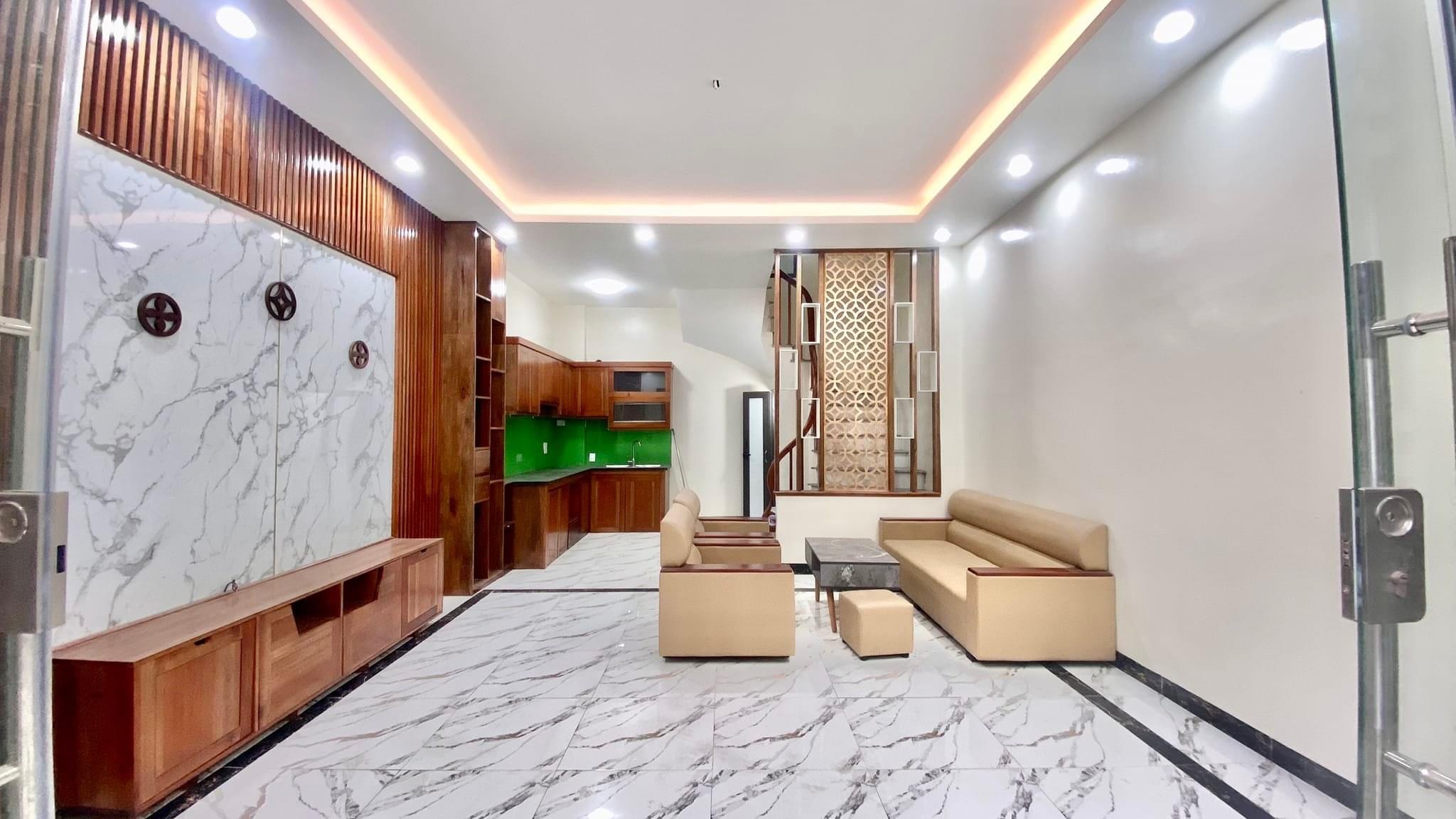 BÁN NHÀ LĨNH NAM - HOÀNG MAI - 45M 5T MT 5M - 3.9 TỶ - MẶT NGÕ THÔNG - KINH DOANH NHỎ - GẦN GAMUDA - KINH TẾ - KỸ THUẬT CÔNG NGHIỆP