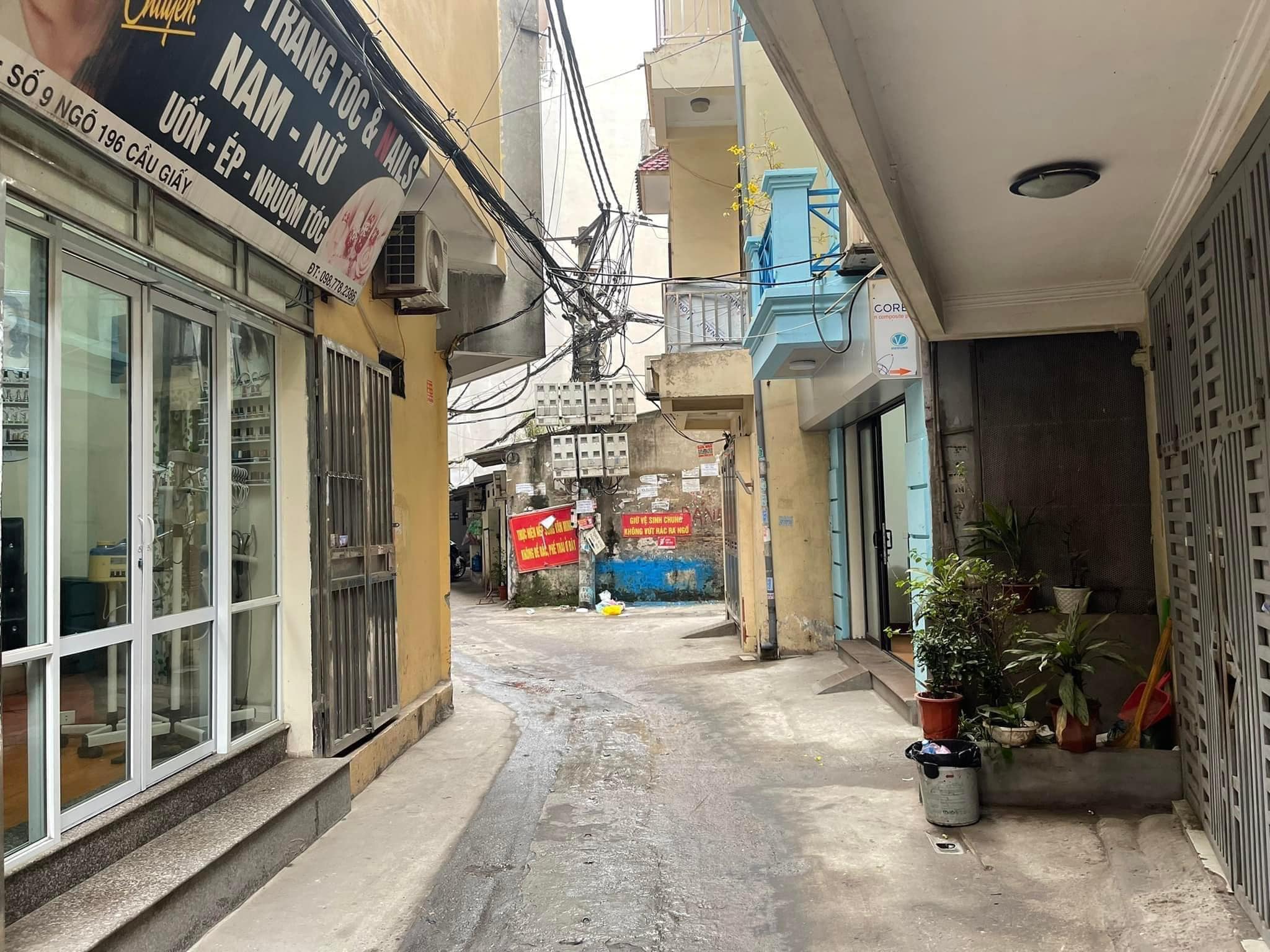 Bán nhà Cầu Giấy, Dương Quảng Hàm – dân xây - 50m2 – 4t –mt 4m - 6.9 tỷ.