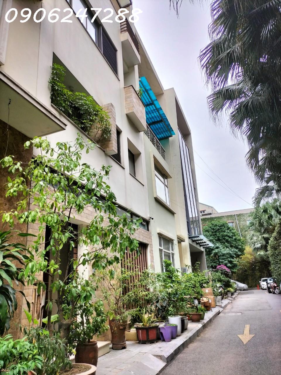 BÁN GẤP BIỆT THỰ LIỀN KỀ VIP XUÂN THỦY- CẦU GIẤY 75M 4 TẦNG THANG MÁY, NỘI THẤT SỊN, NỐT Ô TÔ, AN NINH 24/24