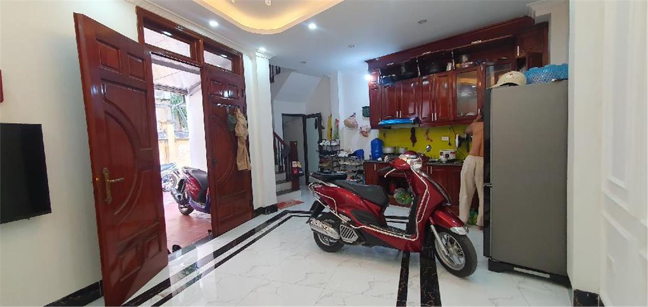 BÁN NHÀ BÁT KHỐI 43M 5T MT 5M 3,35 TỶ GỌI NGAY THÌ CÒN.