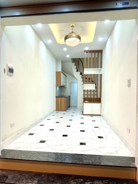 NHÀ ĐẸP 4 TẦNG GẦN TRƯỜNG ĐH BÁCH KHOA - ĐH KINH TẾ QUỐC DÂN - ĐH XÂY DỰNG DT:30M2 3 P NGỦ - GIÁ:3.35 TỶ PHỐ LÊ THANH