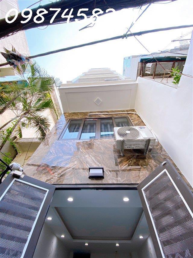 Siêu phẩm dòng tiền CCMN 7 tầng-11 phòng Chùa Láng, khu đất vàng quận Đống Đa, giá chưa đầy 9 tỷ