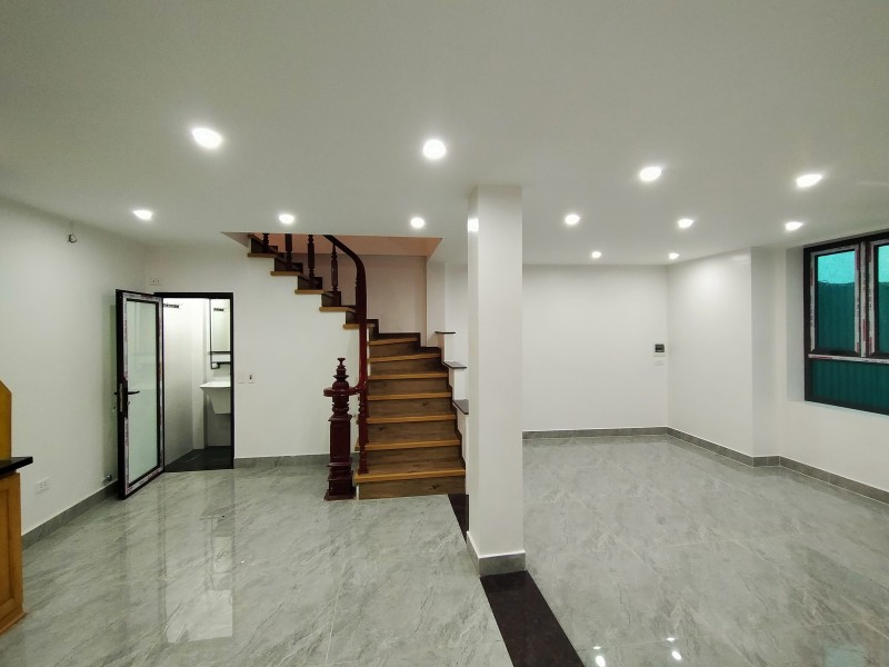 NHÀ ĐẸP NGÔ GIA TỰ - NGÕ NÔNG GẦN Ô TÔ - 20M Ô TÔ TRÁNH - TIỆN ÍCH NGẬP TRÀN