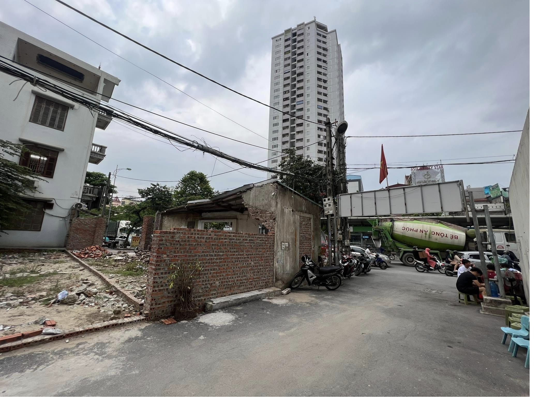 Bán lô đất lai xá Trạm Trôi giáp quốc lộ 32 tuyệt đẹp 150m chỉ 10.6 tỷ.