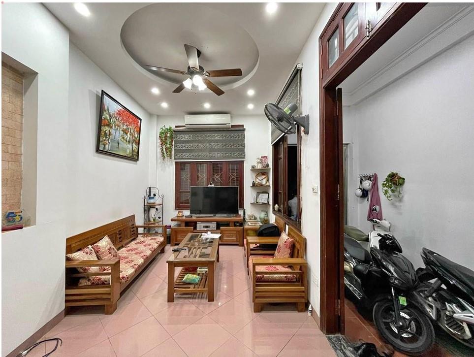 BÁN NHÀ CỔ LINH 37M 3,25 TỶ, NHÀ ĐẸP.