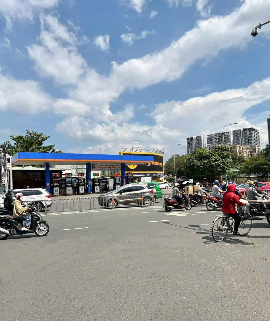 VỊ TRÍ CỰC ĐẸP, HẺM THÔNG 6M - LÝ THƯỜNG KIỆT - TÂN BÌNH - 6MX12M - 4 TẦNG ĐẸP - 10,4 TỶ