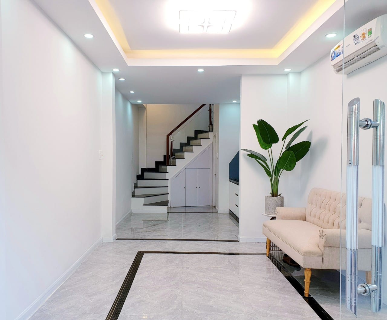 Bán nhà đẹp Hẻm 42/ Hoàng Hoa Thám 61m2 5x12 3T Full Nội Thất chào 6.4 tỷ TL 0989998427