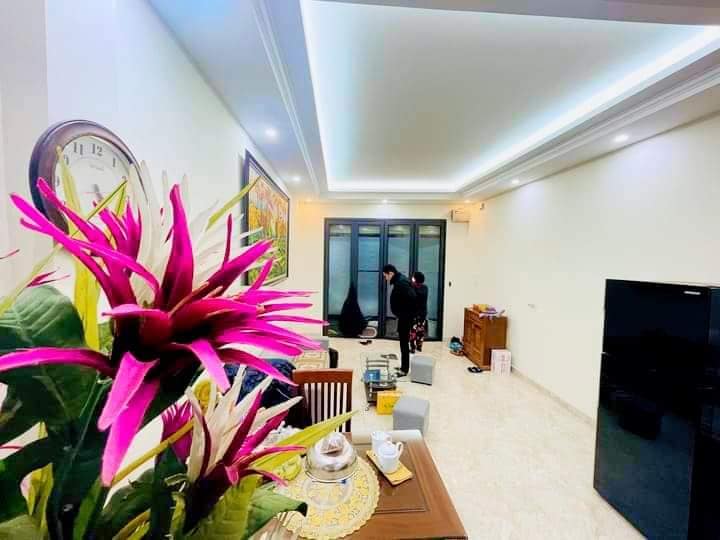 BÁN NHÀ ĐẸP 5 TẦNG DT:40M2 MT:3.6M 3 PHÒNG NGỦ GIÁ: 4x TỶ QUẬN TÂY HỒ HÀ NỘI