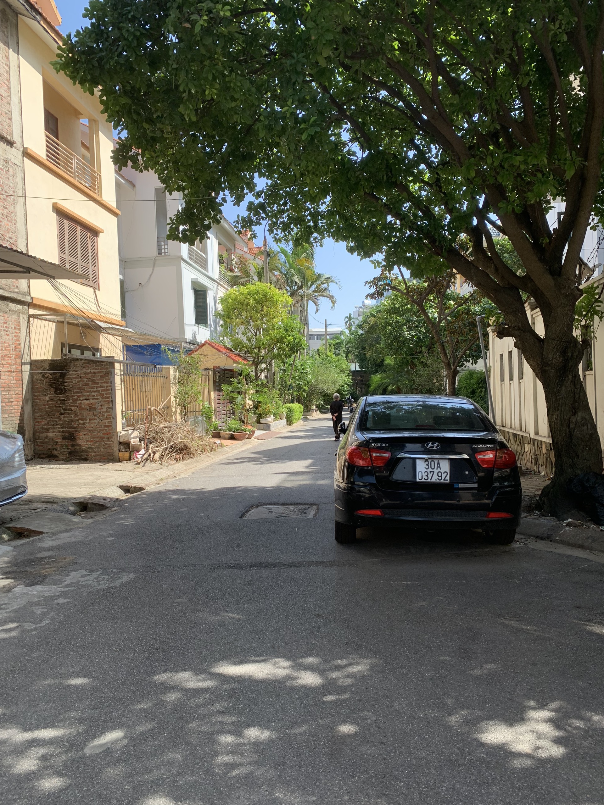 Bán nhà liền kề phố Trương Định , 130m2 , Gara ô tô, phân lô, 14 tỷ 200