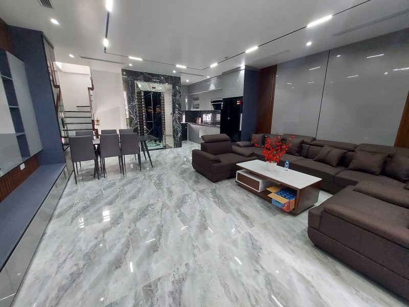 SIÊU phẩm BỒ ĐỀ – HỒNG TIẾN 6 TẦNG THANG MÁY - GARA 2 Ô TÔ - FULL NỘI THẤT - TIỆN ÍCH NGẬP TRÀN