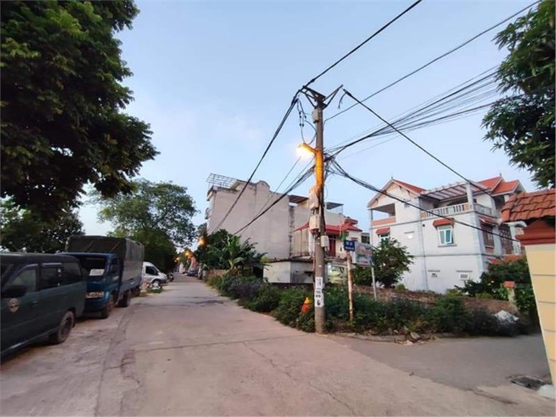 BÁN NHÀ NGUYỄN VĂN CỪ 33M 3,3 TỶ Ô TÔ VÀO NHÀ.