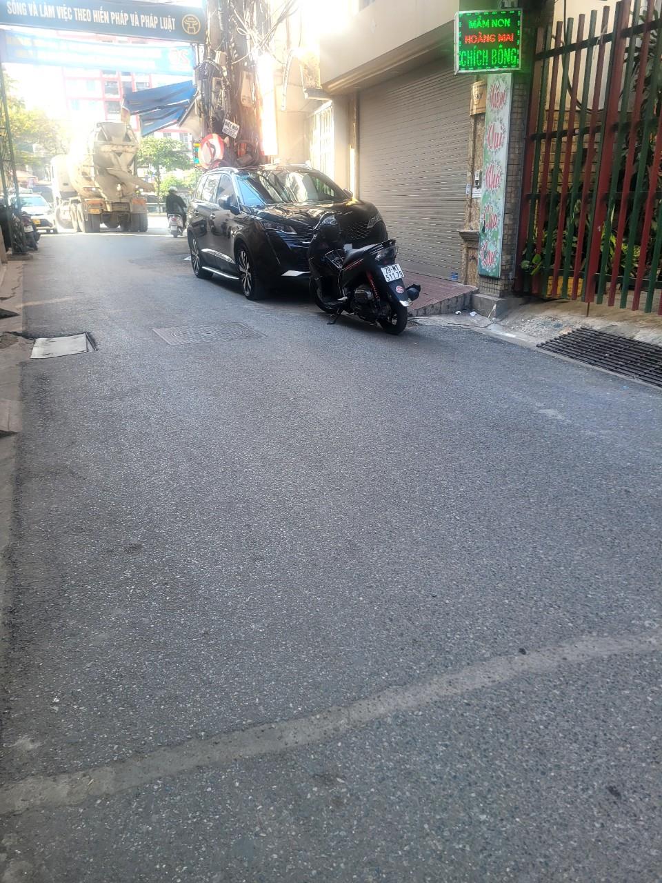 Siêu đẹp Nhà Trục chính giáp Bát Hoàng Mai, Ngõ thông thoáng, DT55m x 5T, chỉ 5.3 tỷ