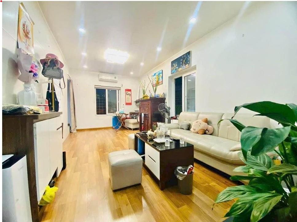 BÁN NHÀ TƯ ĐÌNH 37 M 5T 3,15 TỶ FULL NỘI THẤT.