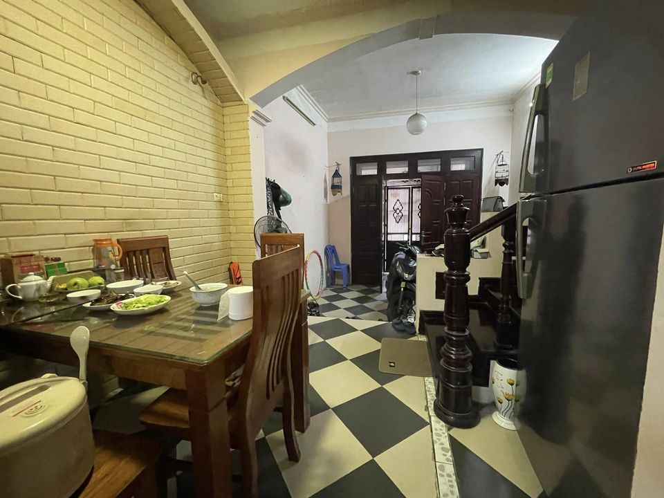 Bán nhà phố Cát Linh, Đống Đa, gần ô tô, ở ngay 5 tầng 52m2 giá 7.5 tỷ