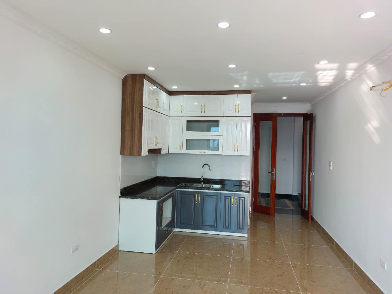 Bán nhà mặt phố Chùa Quỳnh, Hai Bà Trưng, tiện kinh doanh 6 tầng 50m2 giá 16.8 tỷ