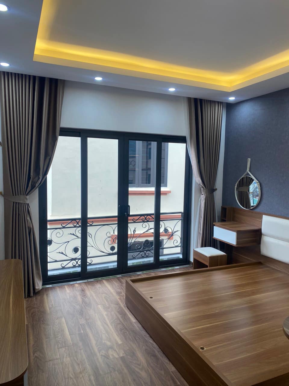 Bán nhà Ngõ Quỳnh, Hai Bà Trưng, gần ô tô, ở ngay 5 tầng 30m2 giá 4.5 tỷ