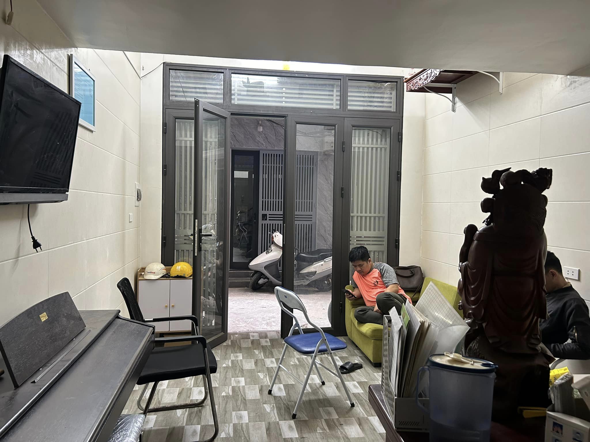 Bán nhà phố Giảng Võ, Đống Đa, ô tô đỗ cửa, tiện kinh doanh, ở ngay 3 tầng 24m2 giá 4.2 tỷ