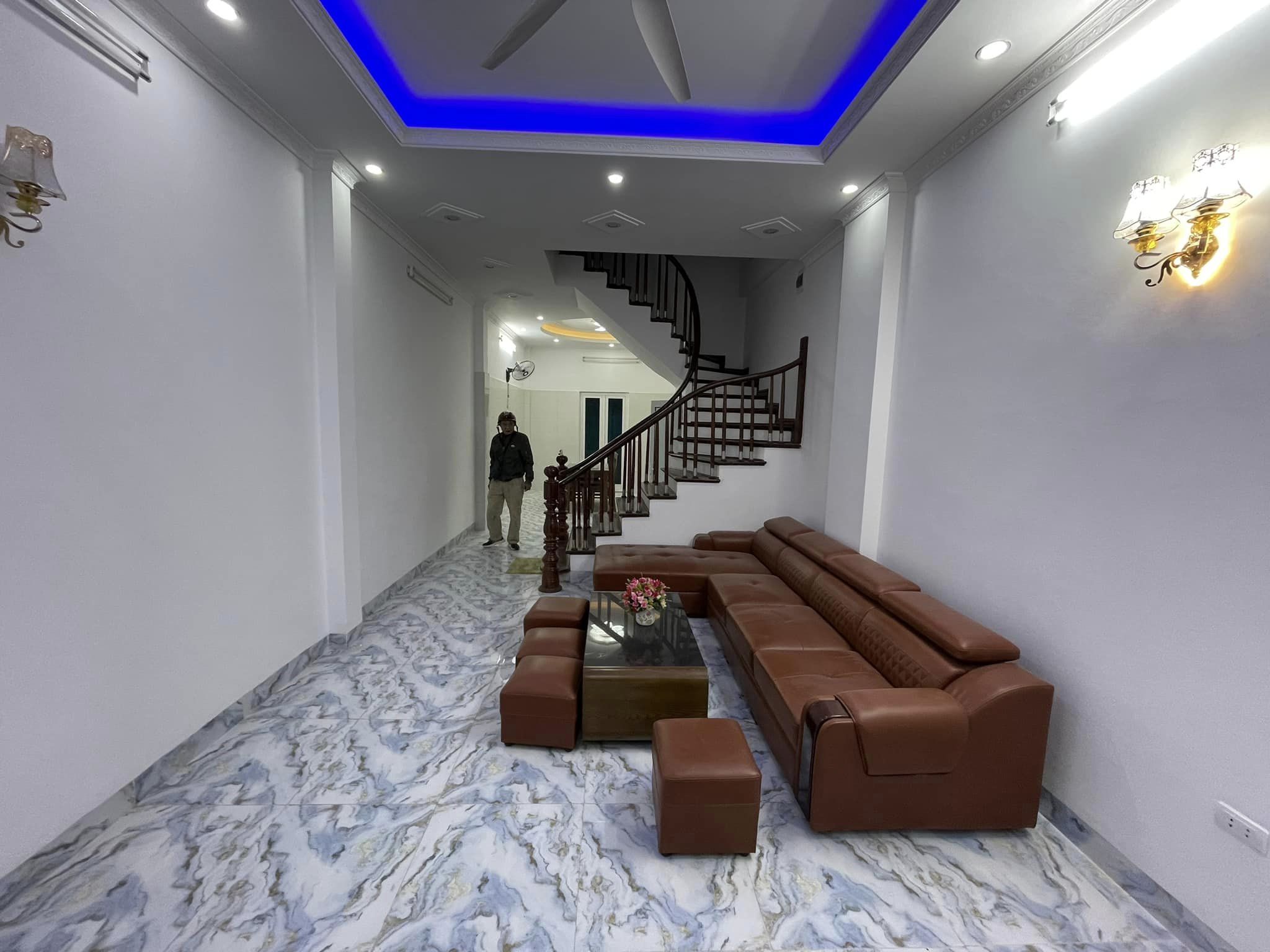 Bán nhà ngõ Văn Chương, Đống Đa, gần ô tô, ở ngay 6 tầng 52m2 giá 8 tỷ