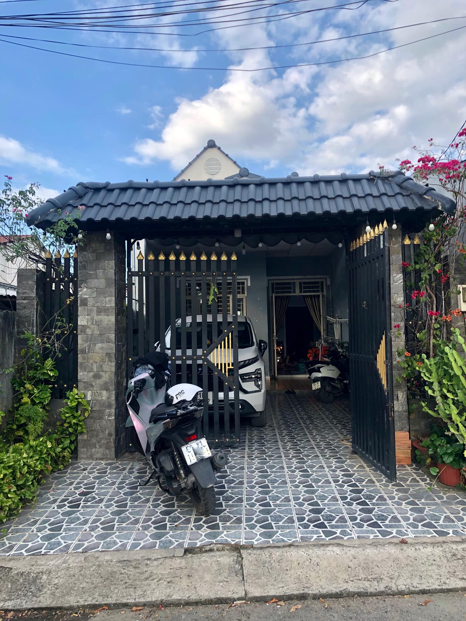 Hóc Môn 102m2, 5m x 21m giá 3.3 tỷ, nhà ngay chợ Xuân Thới Thượng.