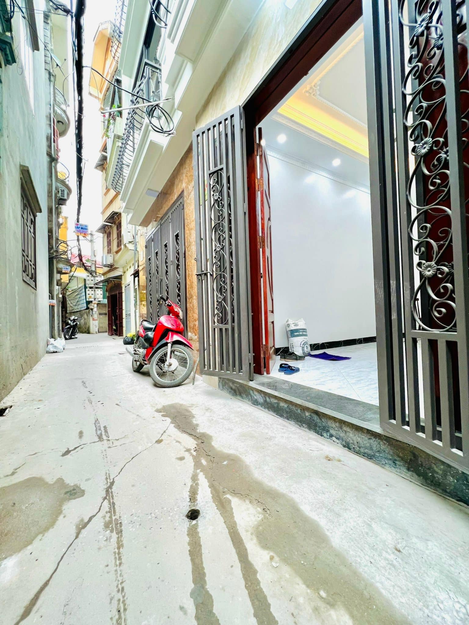 Bán nhà định công 35m2 x5 tầng,ngõ rộng,đẹp,nhà mới,ở luôn,giá 3,5 tỷ