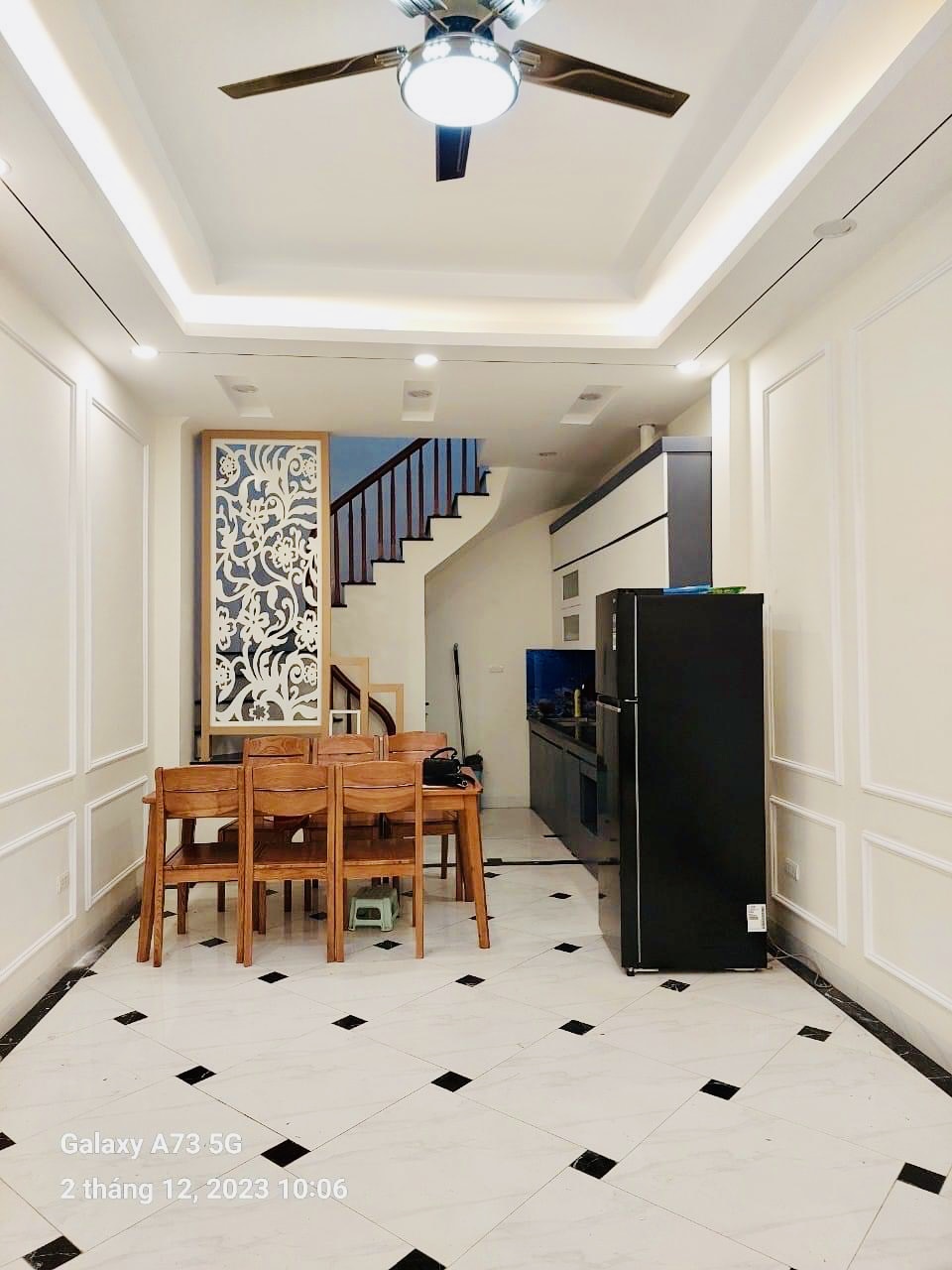 NHÀ MỚI DÂN XÂY HIỆN ĐẠI 10M RA ÔTÔ TRÁNH