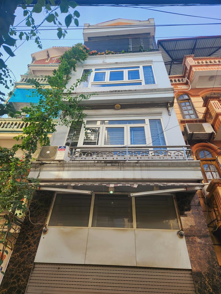 NHÀ ĐẸP 30M RA MẶT PHỐ GIẢI PHÓNG, ĐỐI DIỆN HỒ, ÔTÔ ĐỖ CỬA 46MX5T MT4M