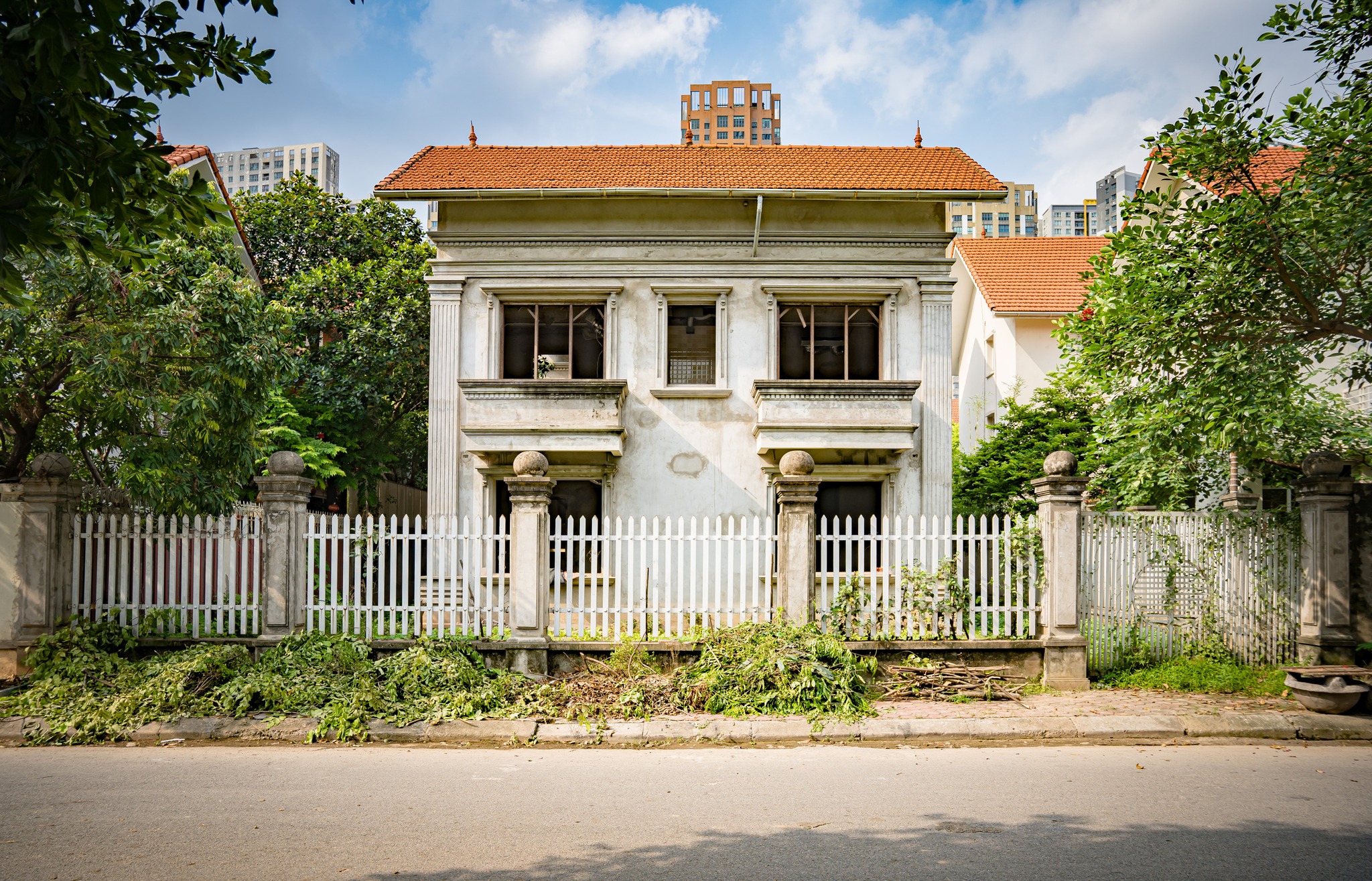 BÁN BIỆT THỰ LÀNG VIỆT KIỀU CHÂU ÂU – 2 MẶT TIỀN – ĐẲNG CẤP NHẤT KHU - 500M2, MT 16M