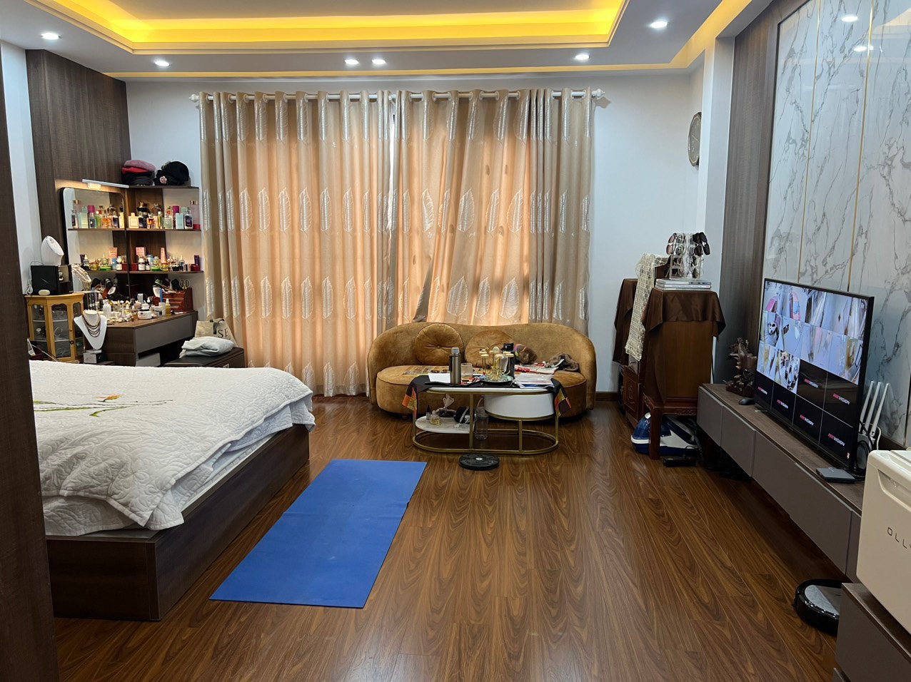 Bán gấp nhà Đào Tấn diện tích 40 m, xây 5 tầng, cách ô tô tránh 15m giá chỉ nhỉnh 4 tỷ .