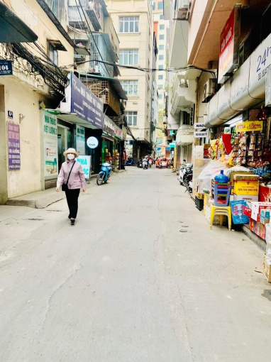 Cho thuê căn hộ 2 ngủ, tầng 4, 50m2,khu tập thể Bưu Điện Hoàng Cầu, Láng Hạ, Đống Đa,HN