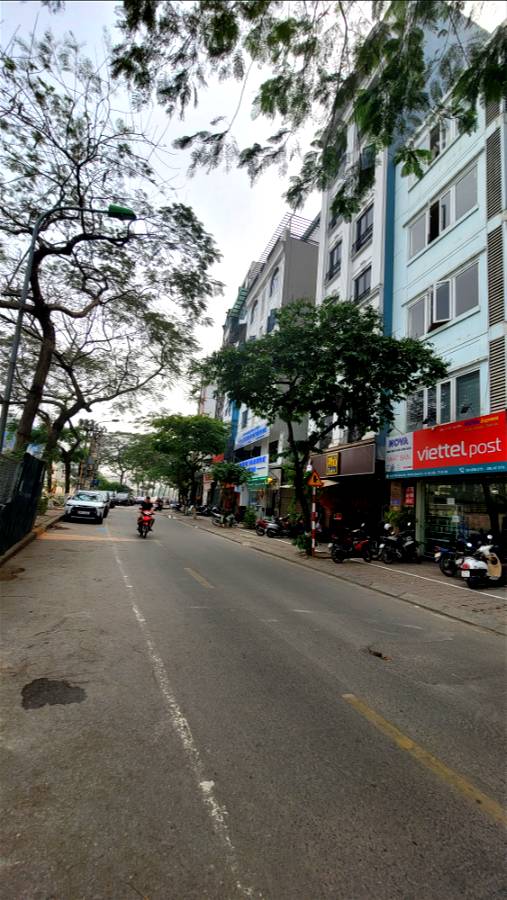 Bán Nhà Mặt Phố Quan Hoa Quận Cầu Giấy. 50m Xây 6 Tầng Nhỉnh 23 Tỷ. Cam Kết Ảnh Thật Mô Tả Chính Xác. Chủ Cần Bán Nhanh