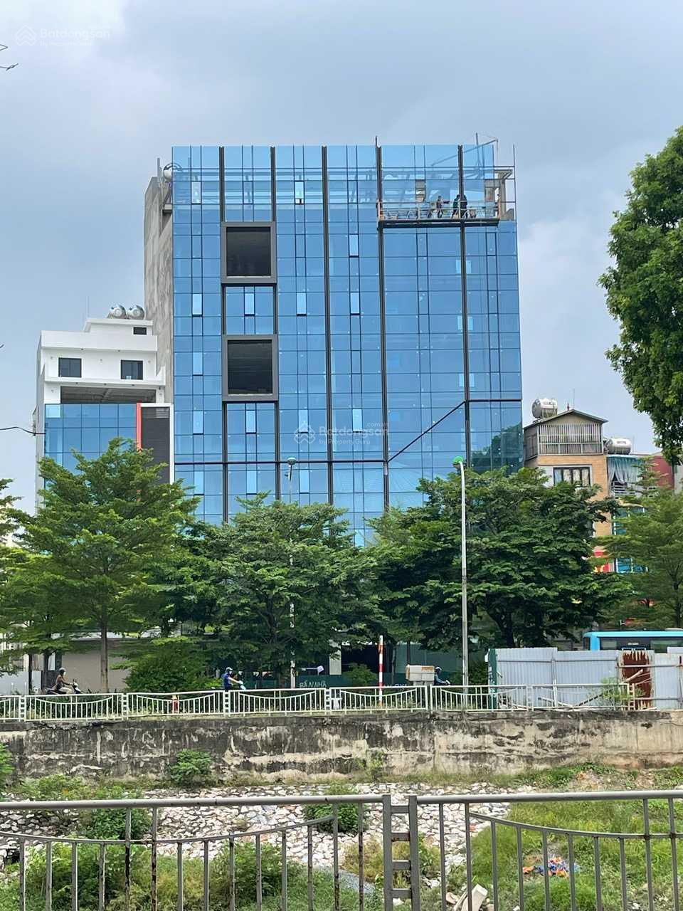 ĐẲNG CẤP 11 TẦNG MẶT PHỐ KIM MÃ Mặt Tiền 22M 250M2- 2 hầm – 210 Tỷ