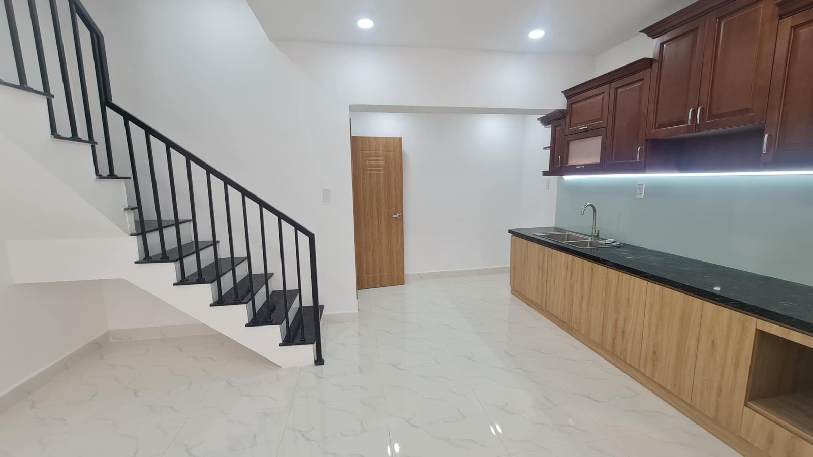 bán nhà sát HXH Nguyễn Oanh phường 10 Gò Vấp giáp Phú Nhuận 50m2