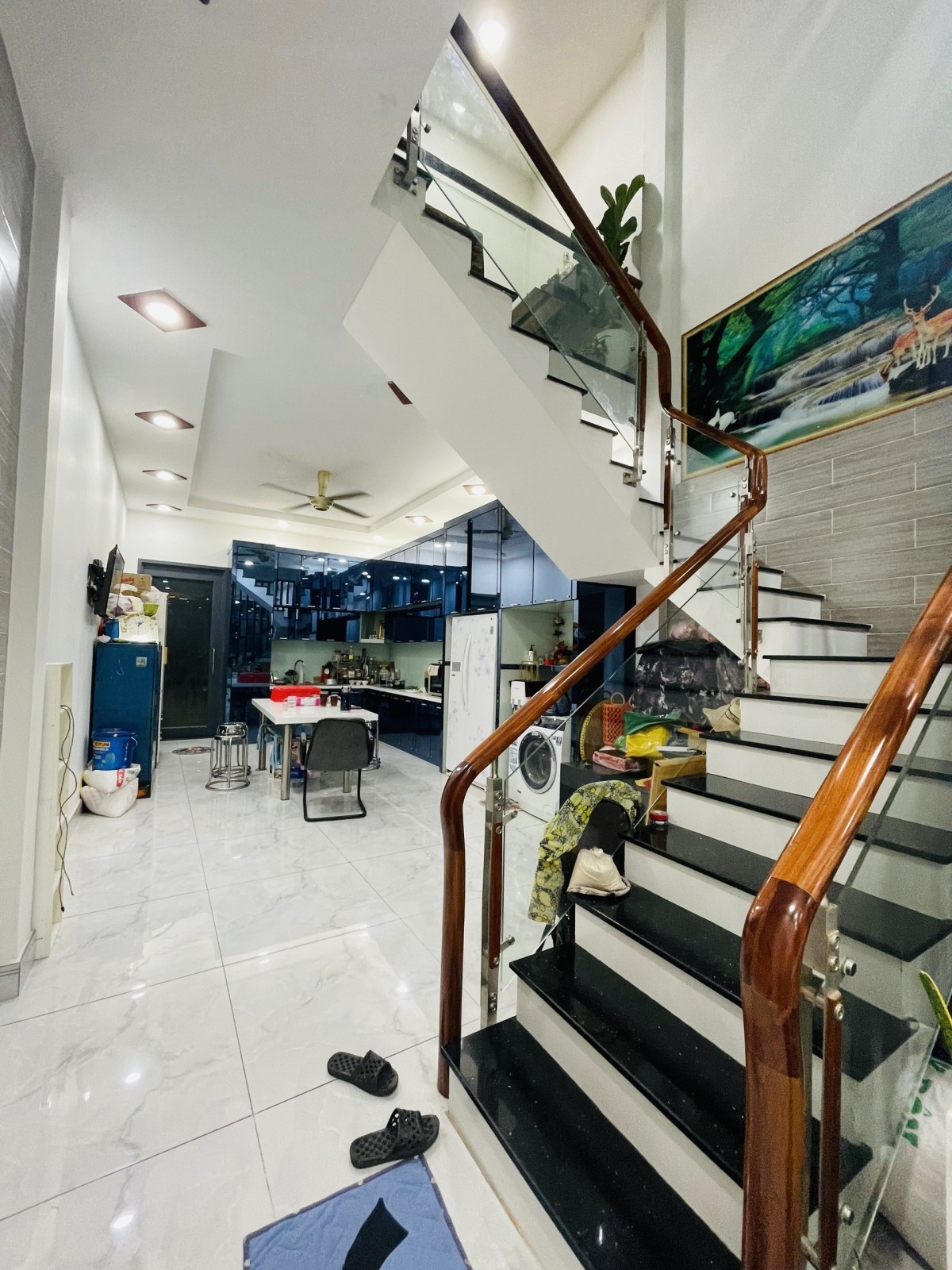 Bán gấp nhà Quận Tân Bình 104m², giá chỉ có 5.9 tỷ, giá rẻ đầu tư tốt.