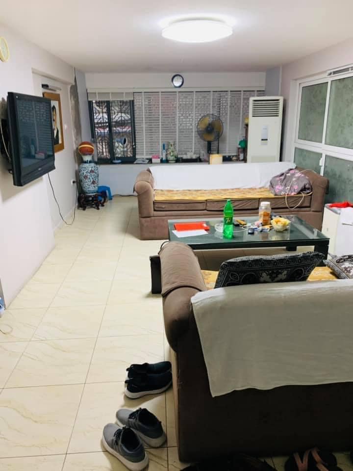 Nhà đẹp, ở luôn, mặt phố Hạ Hồi, Hoàn Kiếm 45m x 6T x MT4m, 20.5 tỷ. LH: 0366051369