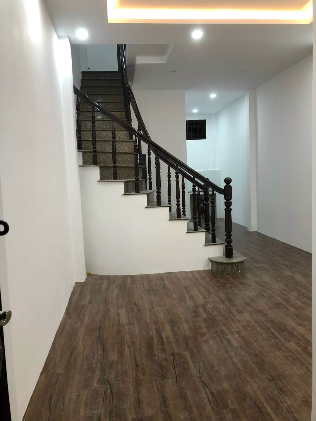 Nhà Đẹp Q3, MT Trường Sa Cách 50m - 3PN, Mới, Ở Ngay, Nhỉnh 4 Tỷ