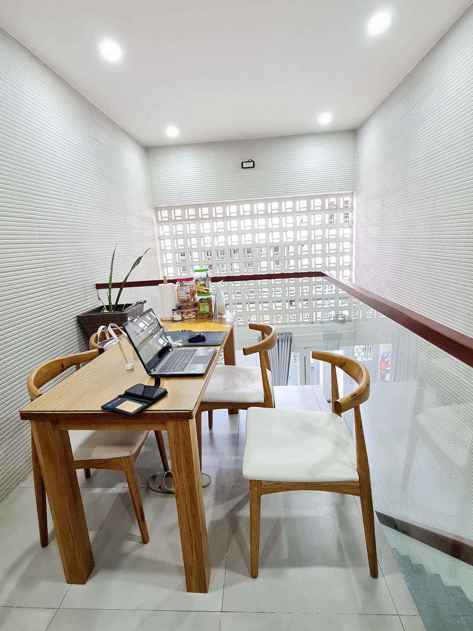 Nhà hẻm Trần Hưng Đạo, Q1, 5 tầng, sổ vuông, tặng hết nội thất, giá 7.5 tỉ