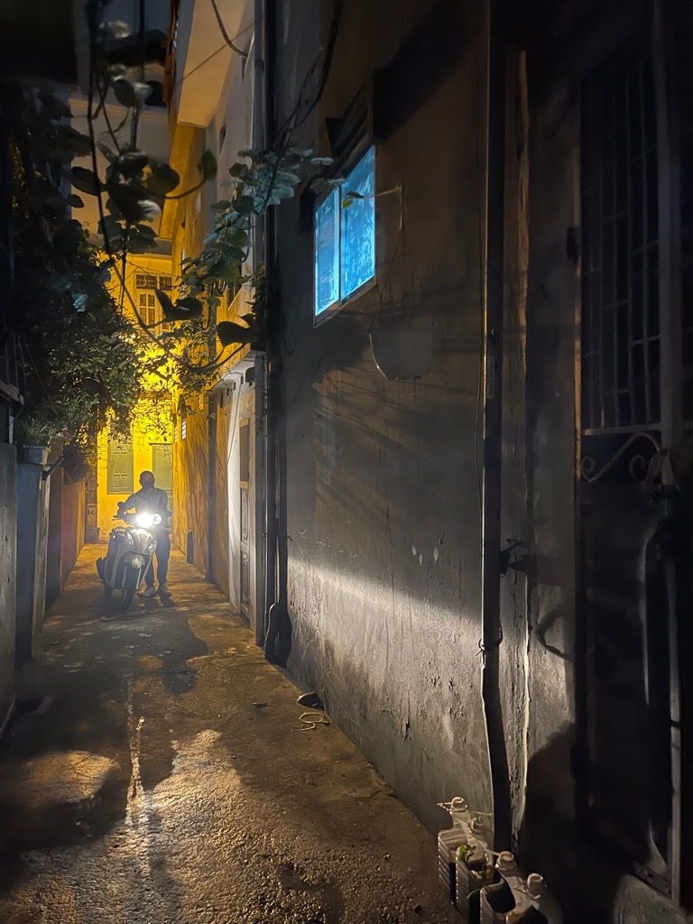 Bán nhà Vũ Xuân Thiều 62m, 4 tầng, 4,7 tỷ. NGÕ THÔNG Ô TÔ CHẠY VÒNG QUANH NHÀ.