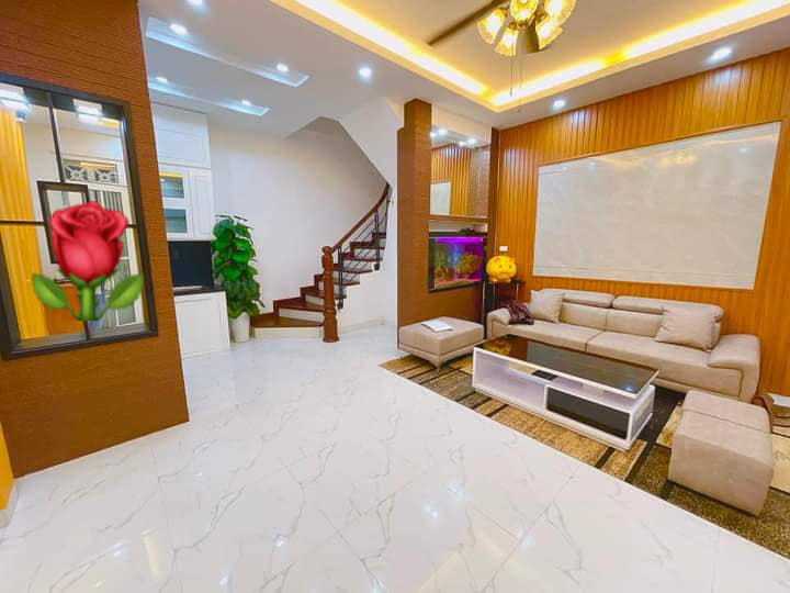 NHÀ ĐẸP 5 TẦNG 3 PHÒNG NGỦ GIÁ HƠN 4 TỶ QUẬN TÂY HỒ DT:40M2 MT:3.6 M 3 PHÒNG NGỦ + FULL NỘI THẤT 10M RA MẶT PHỐ .