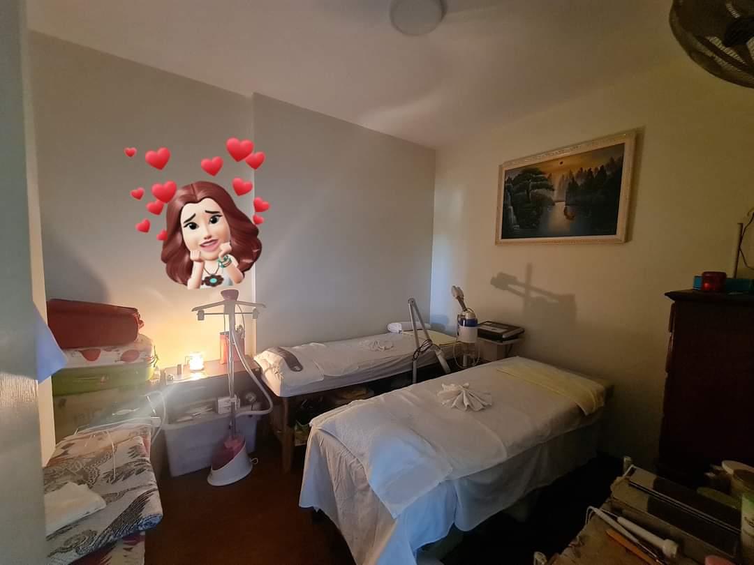 Căn Hộ 2 Phòng Ngủ, Ban Công Hướng Đông, View Landmark 81, 61m2