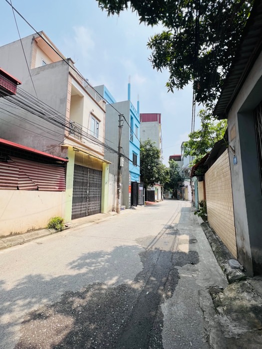 Bán nhà phố CỔ LINH 42m, nhỉnh 3 tỷ.Gần hồ điều hoà.