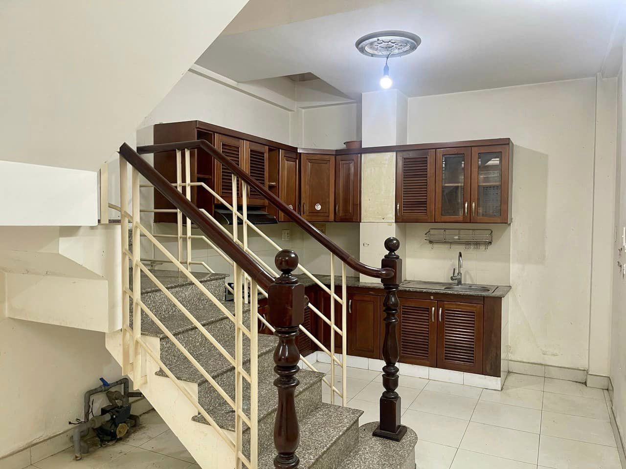 Nguyễn Đình Chiểu, 3.5m x 9.3m, 7tỷ Phường 4 Quận 3.Có 3 PN