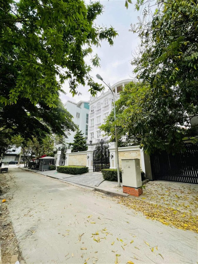 Bán Biệt Thự Phố Võ Chí Công Quận Tây Hồ. 252m Mặt Tiền 15m Nhỉnh 115 Tỷ. Cam Kết Ảnh Thật Mô Tả Chính Xác. Chủ Cần Bán