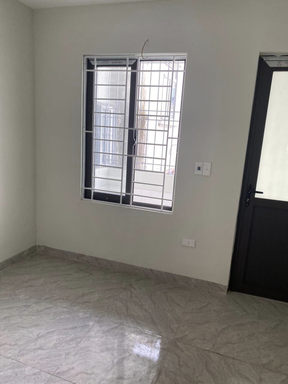 Có 1 0 2! nhà Yên Hoà ở luôn, ngõ rộng thoáng, 20 ra oto tránh, ba bước chân ra chợ, trường học, 54m 2 tầng nhỉnh 2tỷ.