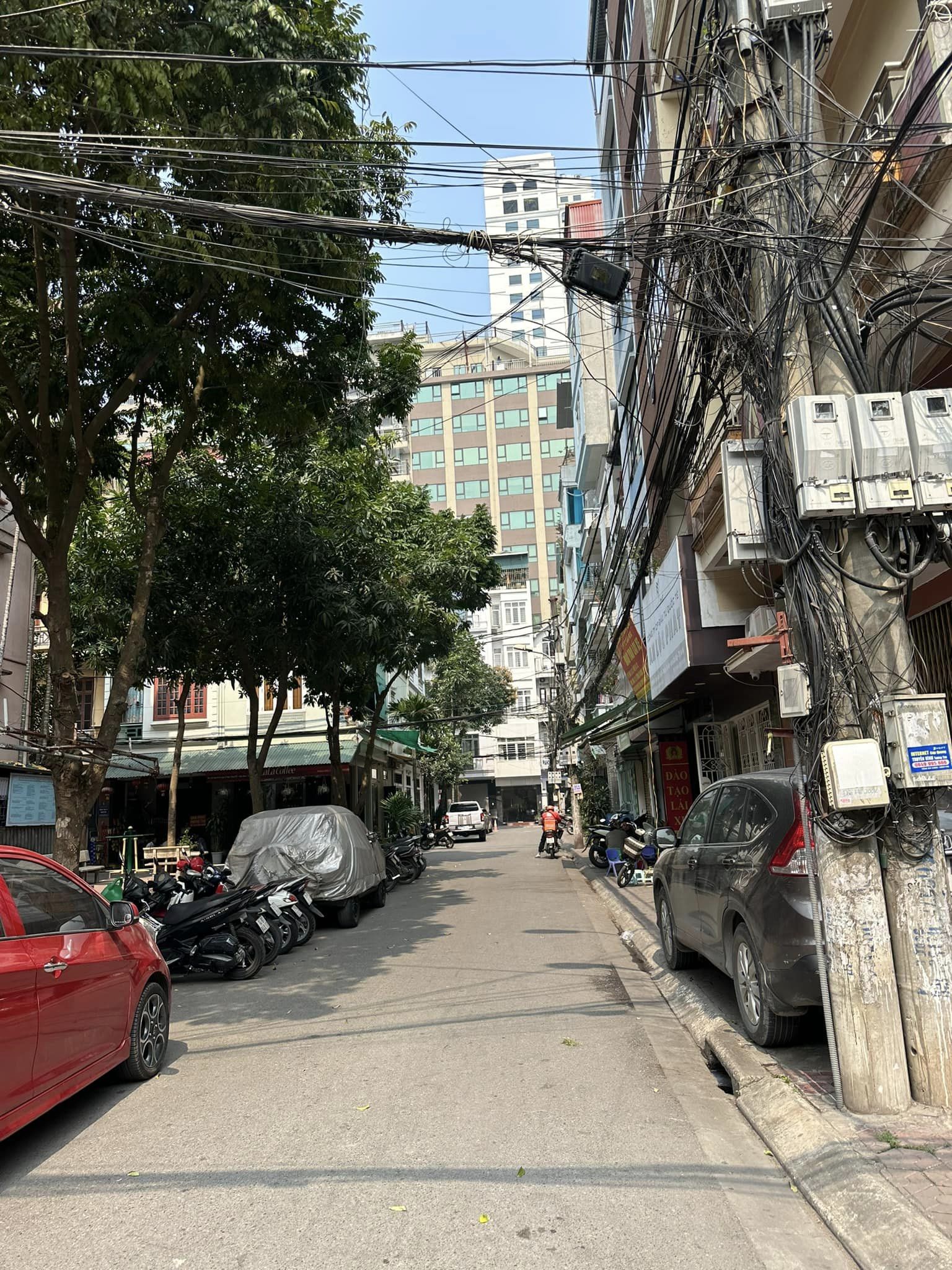 Bán Nhà Phố Mạc Thái Tổ Quận Cầu Giấy. 50m Xây 5 Tầng Mặt Tiền 4.1m Nhỉnh 16 Tỷ. Cam Kết Ảnh Thật Mô Tả Chính Xác. Chủ