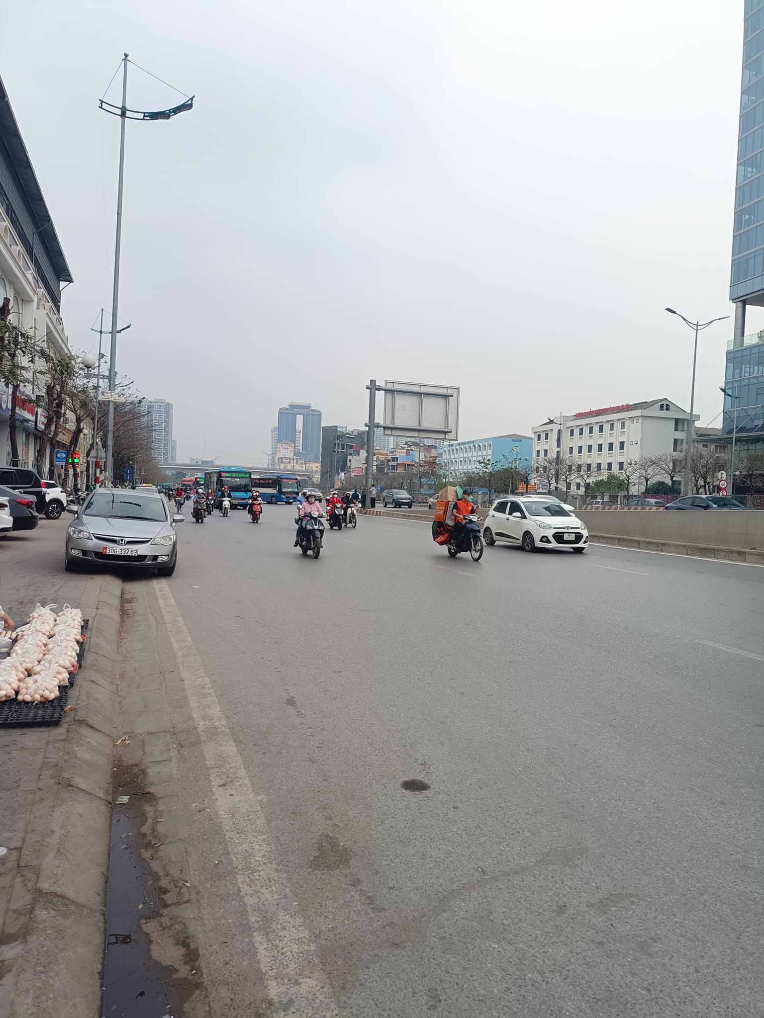 Bán Nhà Phố Trần Quốc Hoàn Quận Cầu Giấy. 50m Xây 7 Tầng Mặt Tiền 12m Nhỉnh 13 Tỷ. Cam Kết Ảnh Thật Mô Tả Chính Xác.