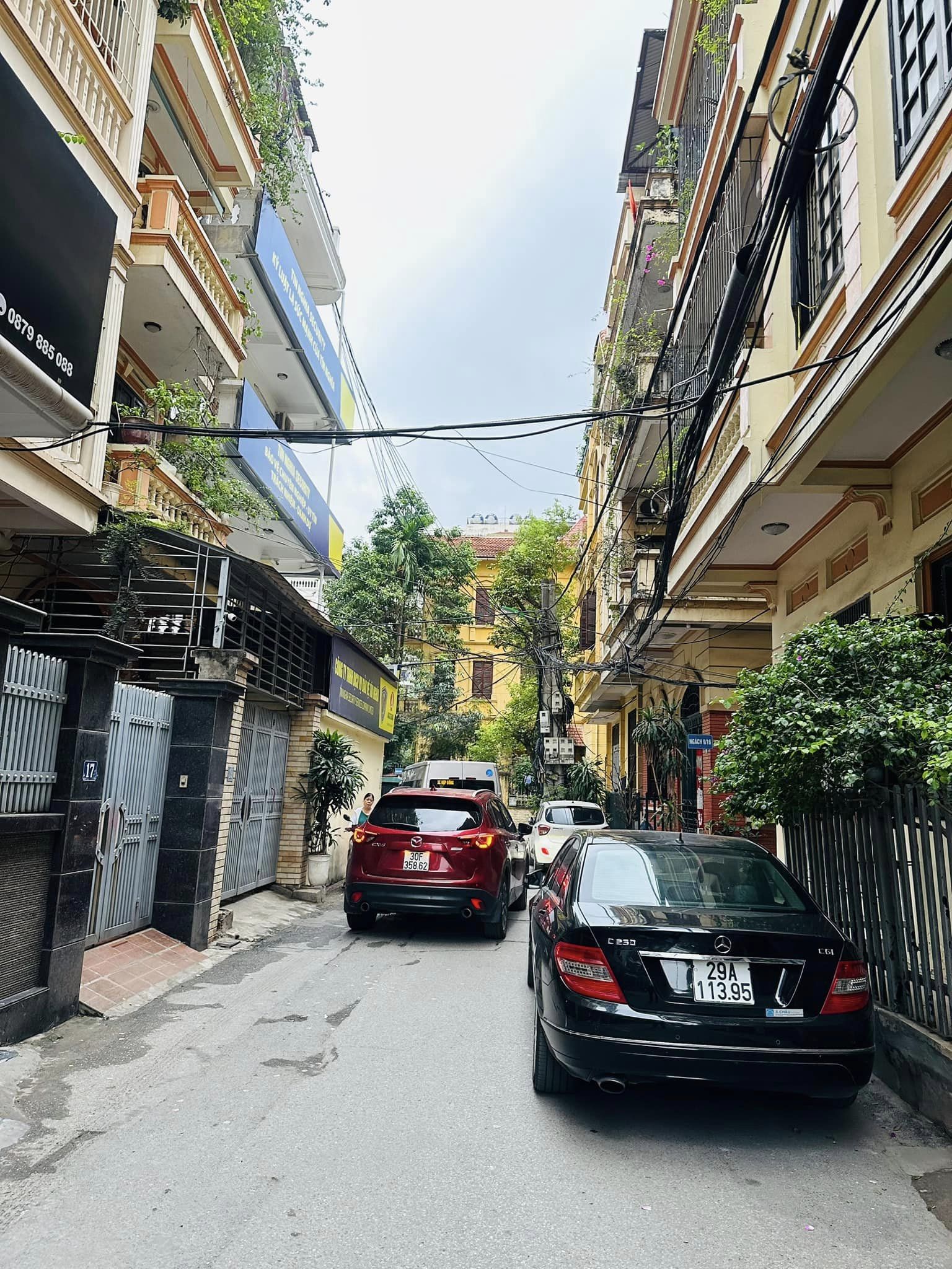 Bán Nhà Phân Lô Phố Trần Quốc Hoàn Quận Cầu Giấy. 60m Xây 5 Tầng Mặt Tiền 4,2m 10 Tỷ. Cam Kết Ảnh Thật Mô Tả Chính Xác.