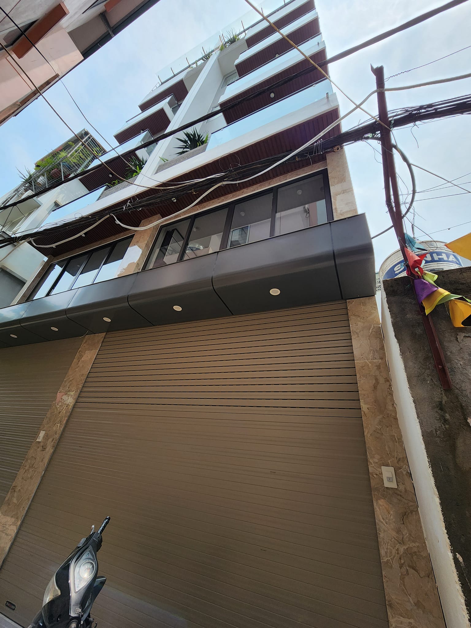 Bán nhà đẹp Trần Khát Chân, 62m2, 4 Tầng, MT 4,8m, Ô tô tránh – Kinh Doanh giá 7,8 Tỷ