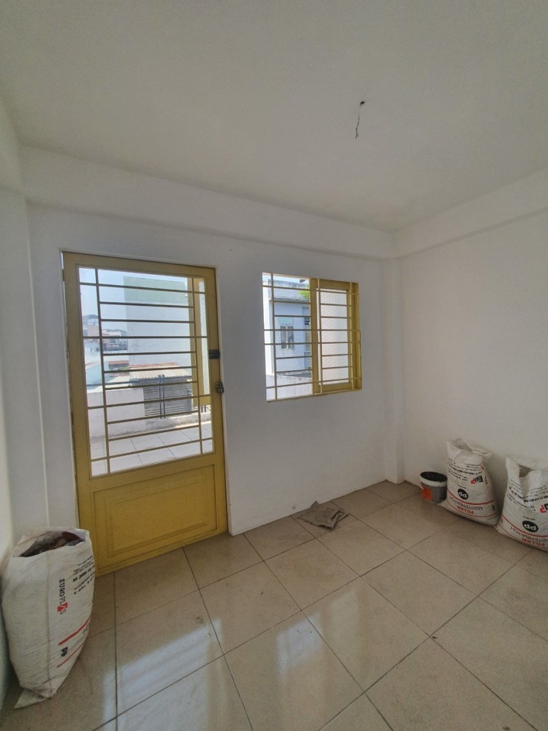 Bán nhà sát Lò Siêu, Quận 11, 40m2, 3 tầng, rất đẹp, chỉ 4 tỷ nhỉnh