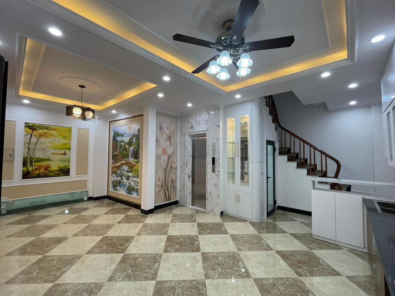 Cần bán gấp nhà đẹp Nguyễn An Ninh 50m2x6 tầng, thang máy cho thuê VP Hai Bà Trưng 9 tỷ